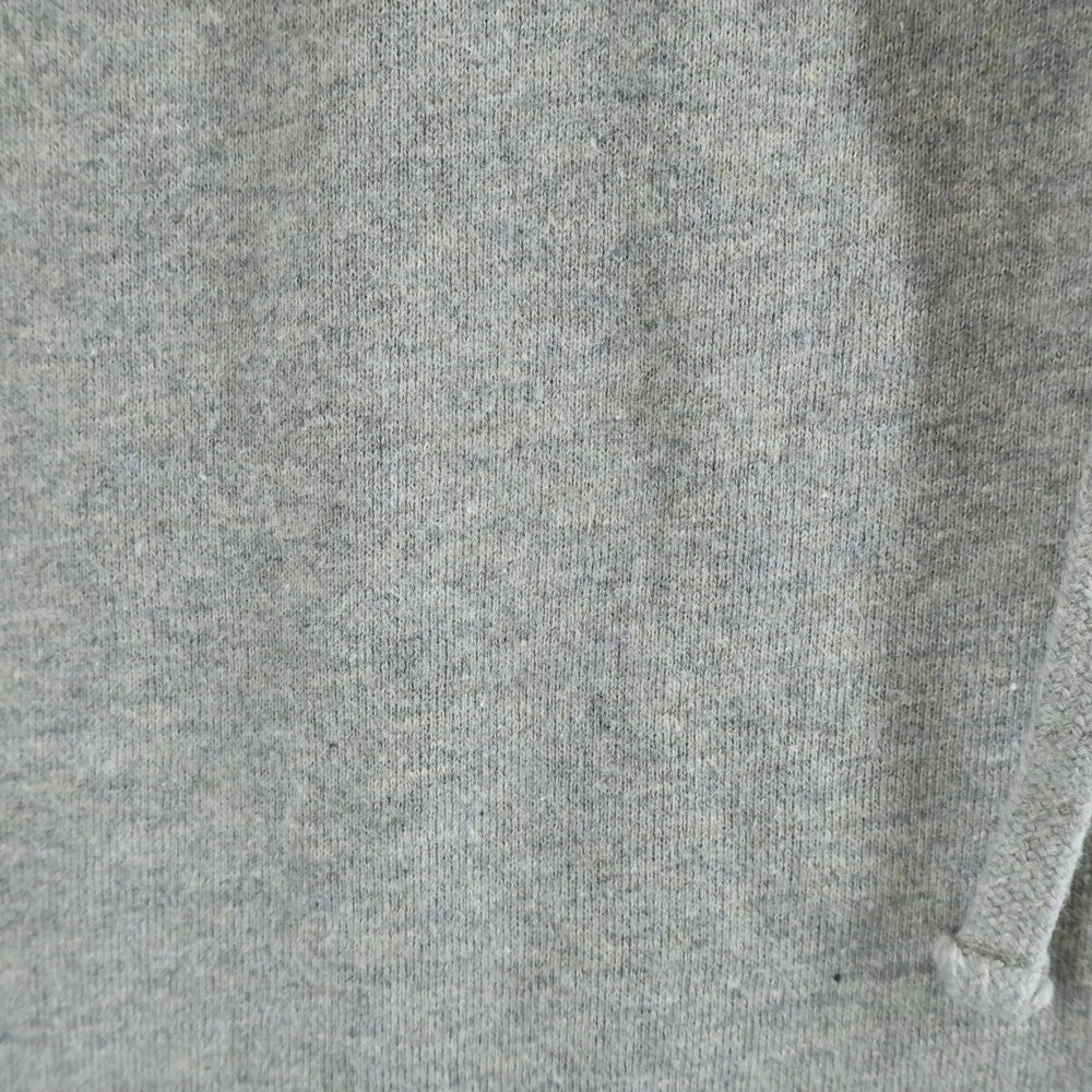 FEAR OF GOD ESSENTIALS(フィアオブゴッド エッセンシャルズ) フロントロゴラバーワッペン付 スウェットパンツ グレー
