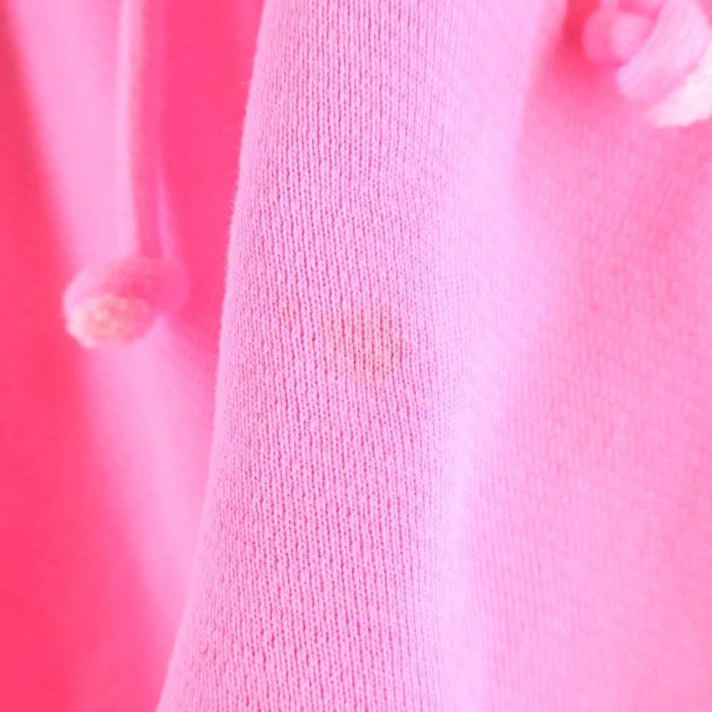 DENIM TEARS(デニムティアーズ) Mono Wreath Sweatpants リースプリント スウェットパンツ ピンク