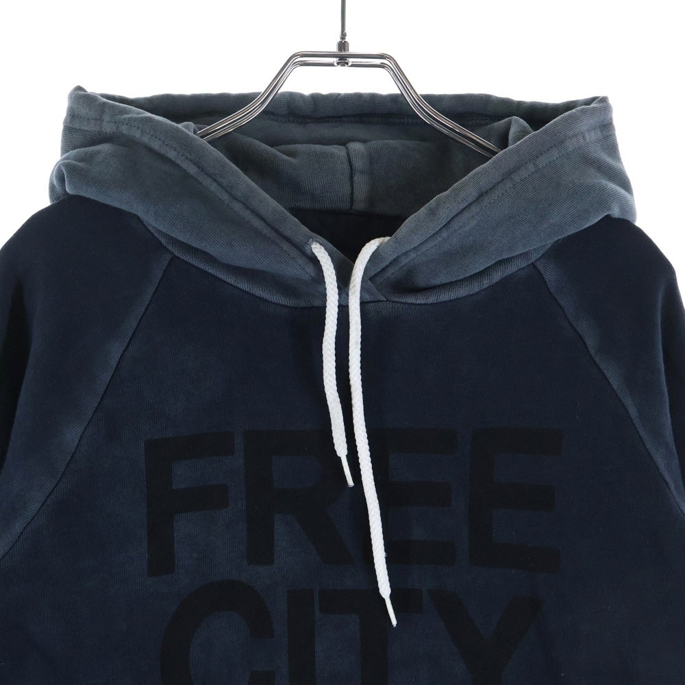 FREE CITY(フリーシティ) フロントロゴプリント プルオーバーパーカー ネイビー