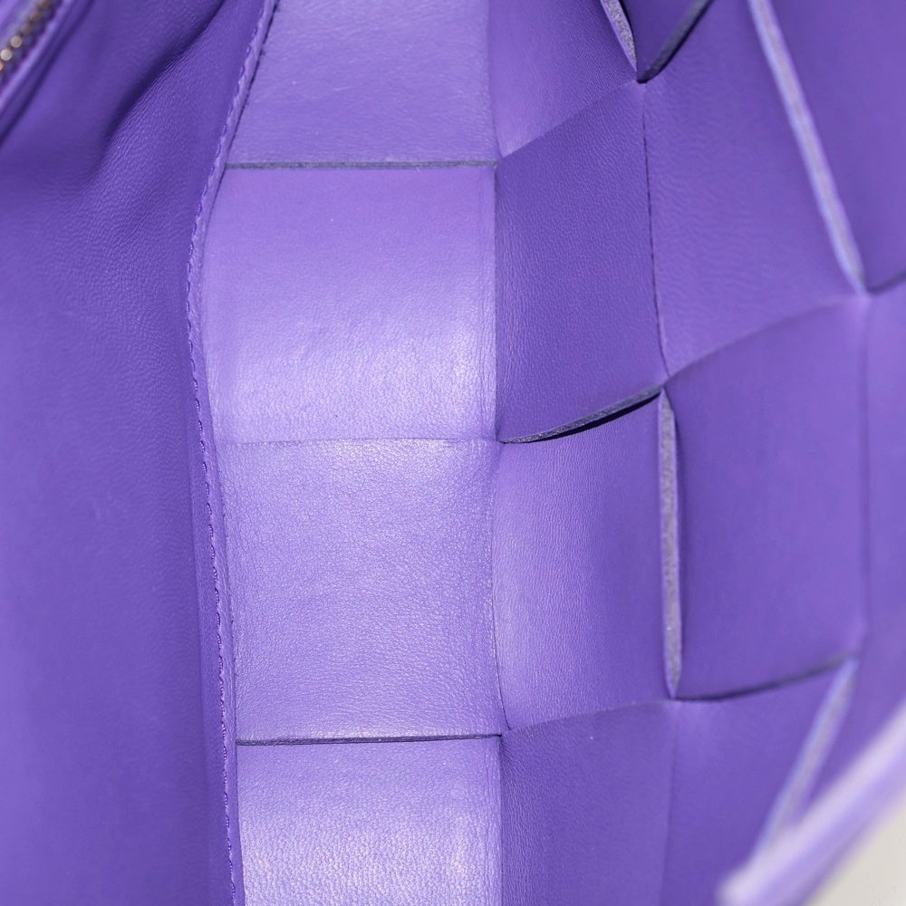 BOTTEGA VENETA(ボッテガヴェネタ) カセット レザーショルダーバッグ パープル レディース