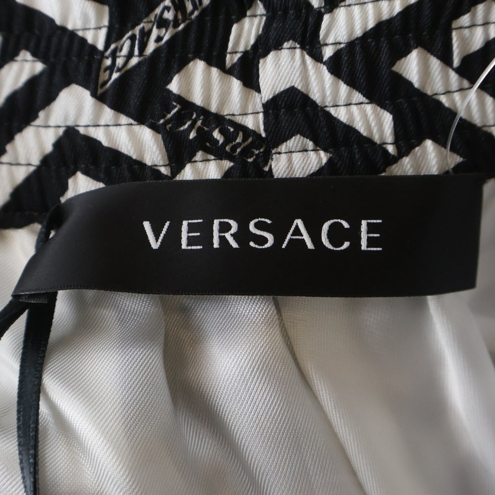 VERSACE(ヴェルサーチ) モノグラム総柄 ハーフパンツ ショーツ ブラック/ホワイト 1010119 1A07311