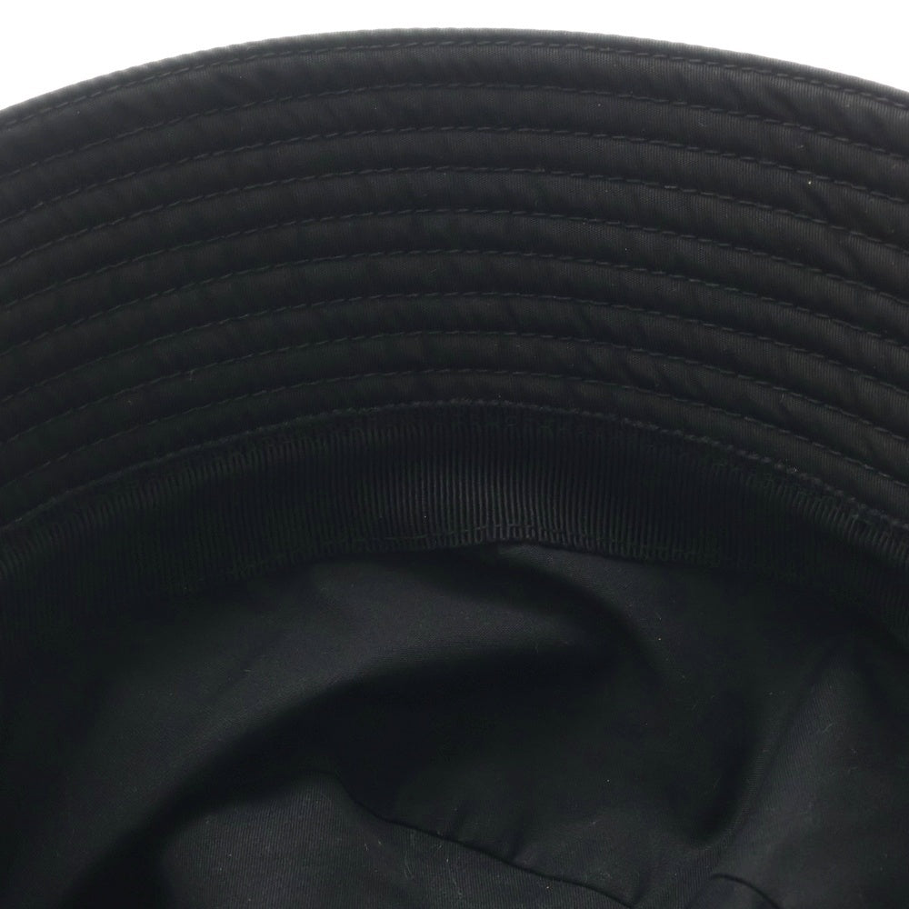 PRADA(プラダ) Re-Nylon トライアングルロゴプレート バケットハット ブラック 1HC 2DMI