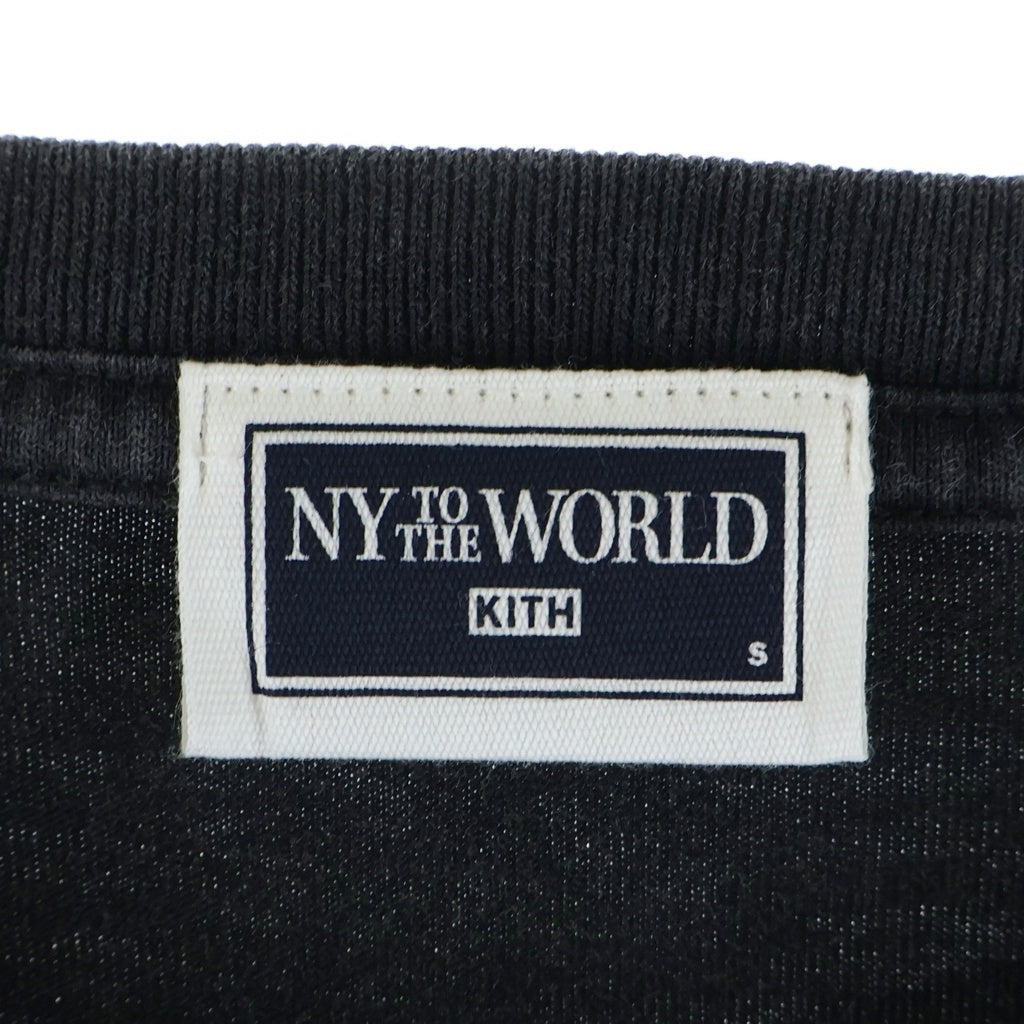 KITH(キス) NY TO THE WORLD Graphic Tee フロントプリント クルーネック 半袖Tシャツ ブラック 25-073-060-0136-4-0