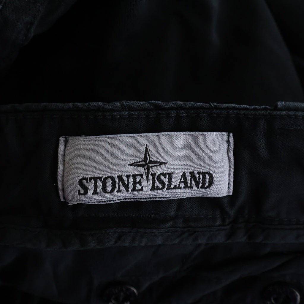 STONE ISLAND(ストーンアイランド) PANTALONE LOOSE ロゴワッペン付き カーゴパンツ ブラック K1S153100004S0004