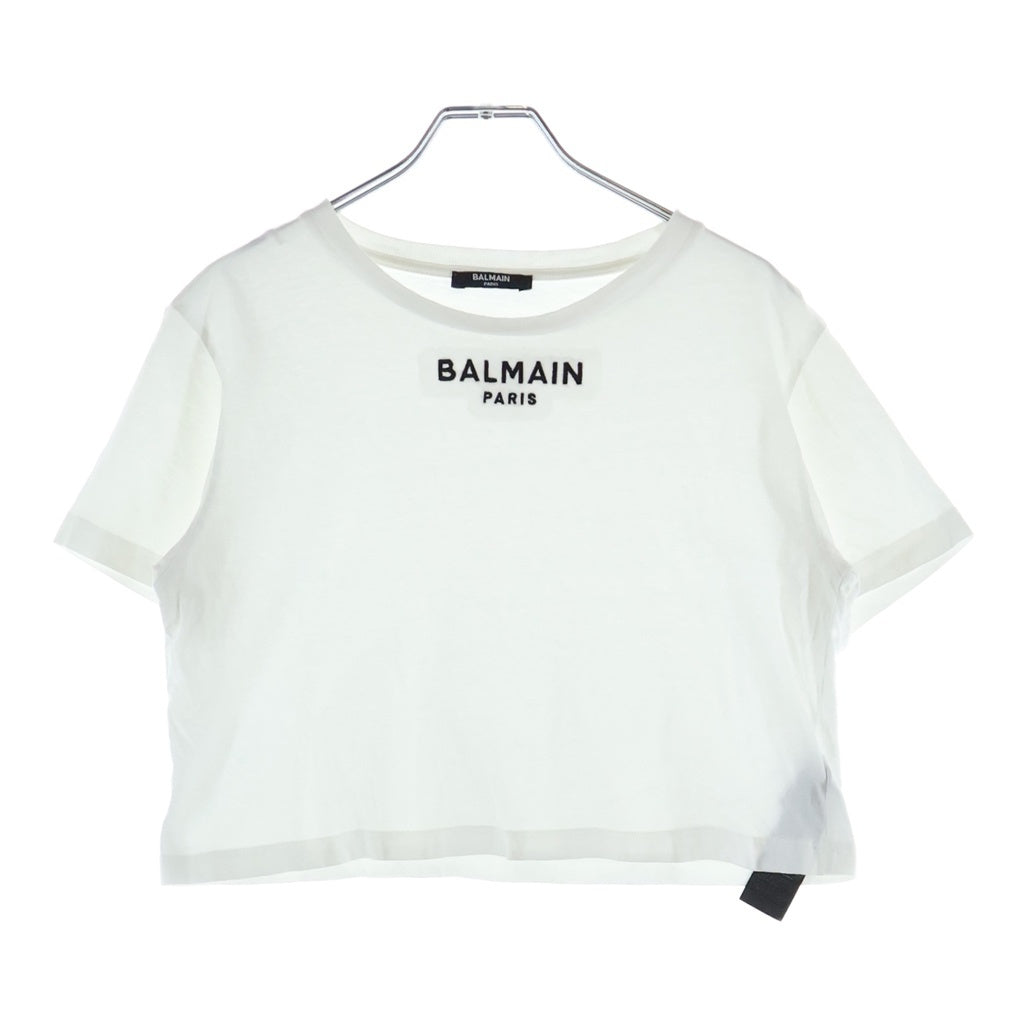 BALMAIN(バルマン) フロントロゴ刺繍 クロップド丈 クルーネック 半袖Tシャツ ホワイトレディース BKUXV 001