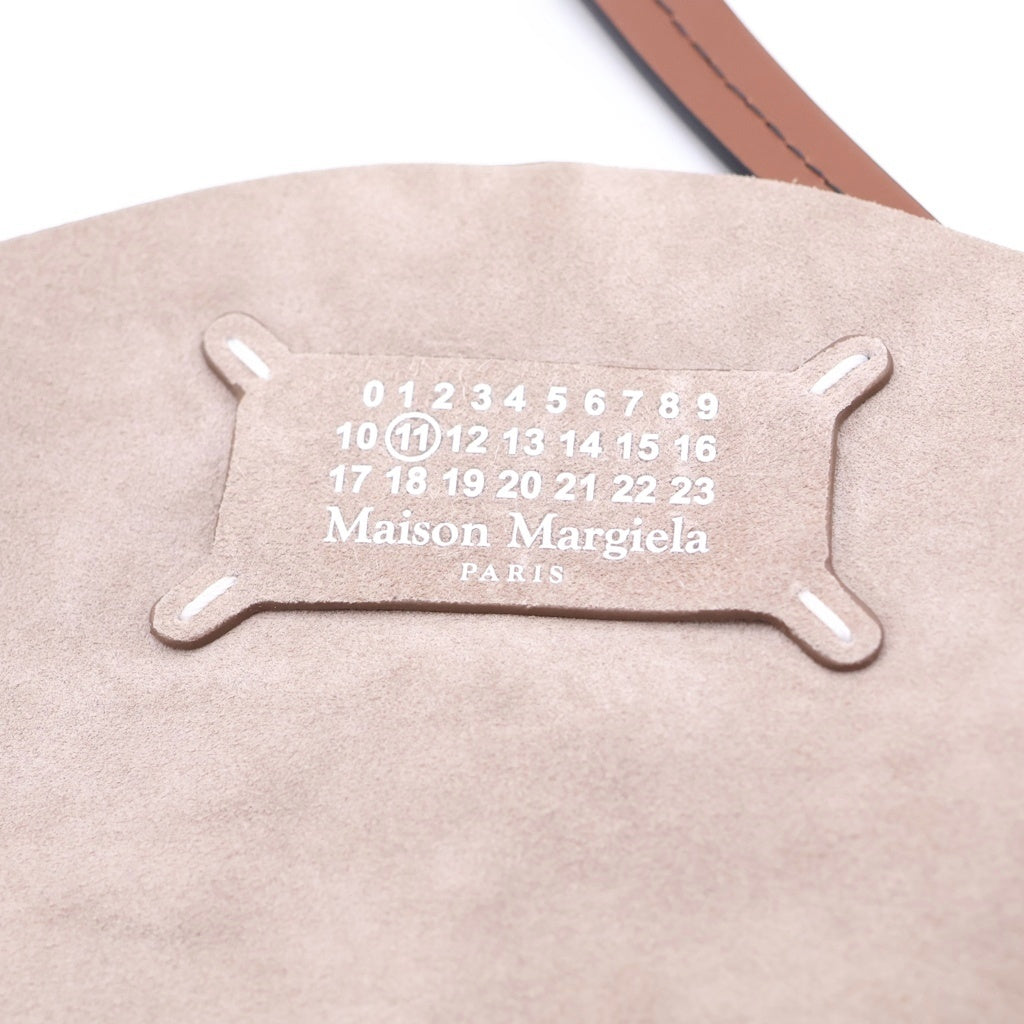 Maison Margiela(メゾンマルジェラ) ドローストリング ホーボー スモールバッグ スエード ショルダーバッグ ベージュ SB1WC0026 P8572