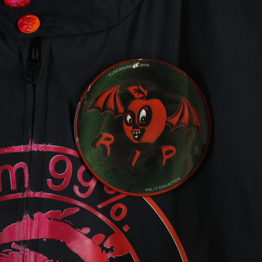99%is(ナインティナインパーセントイズ) RIPピンバッチ付 フロントプリント コットン ジップアップ ボンバージャケット ブラック
