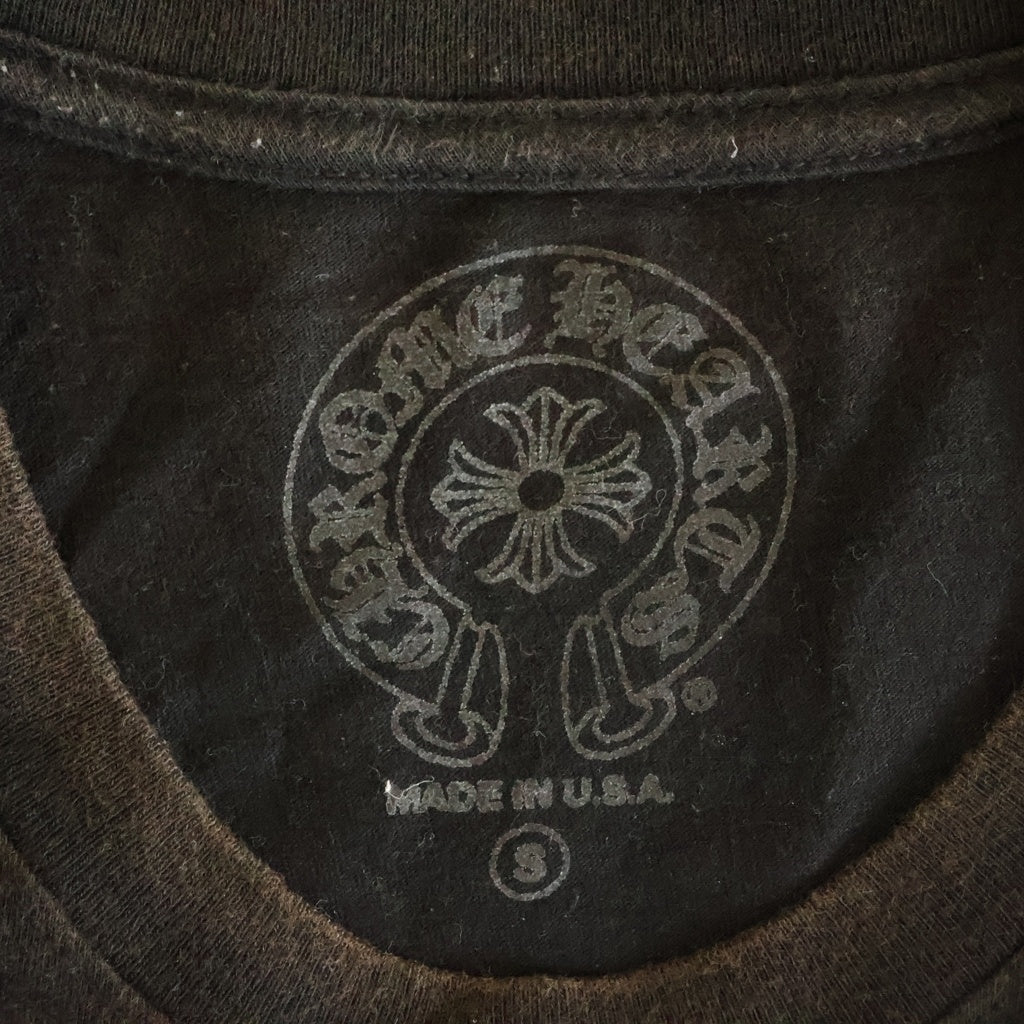 CHROME HEARTS(クロムハーツ) BACK ARCH LOGO SCROLL RABEL USA PRINT TEE バックアーチロゴ スクロールラベル プリント 半袖Tシャツ カットソー ブラック