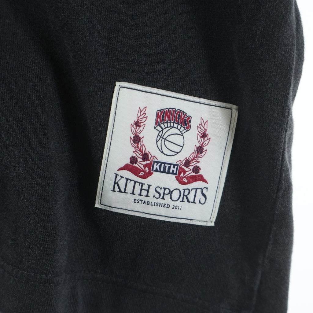 KITH(キス) ×New York Knicks ニューヨックニックス グラフィック フロントプリント クルーネック 半袖Tシャツ ブラック 25-073-060-0087-4-0