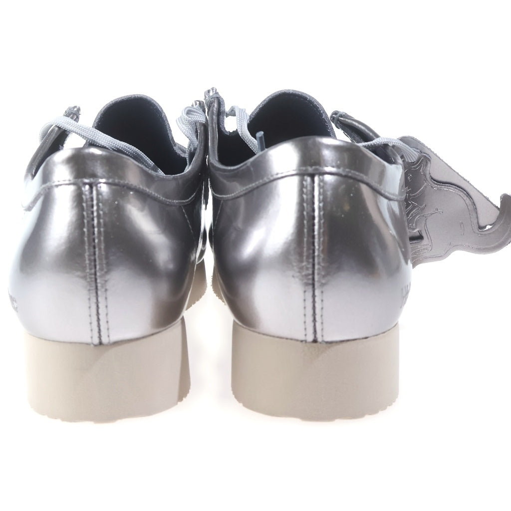 Clarks(クラークス) Wallabee 2604 ワラビー シルバーパテント ローカットシューズ チャーム シルバー 6198203