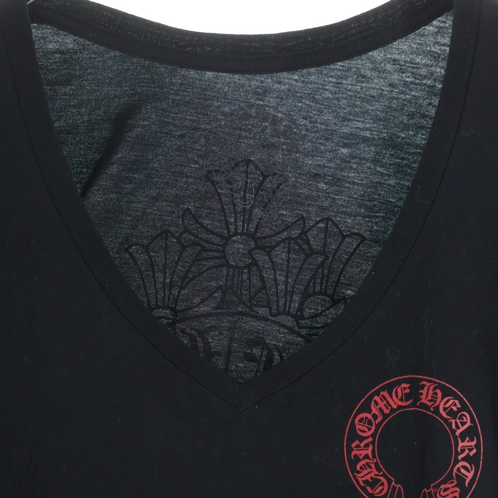 CHROME HEARTS(クロムハーツ) BACK HORSESHOE CEMETERY CROSS S/S TEE バック ホースシュー セメタリークロスプリント Vネック 半袖 クルーネック Tシャツ ブラック