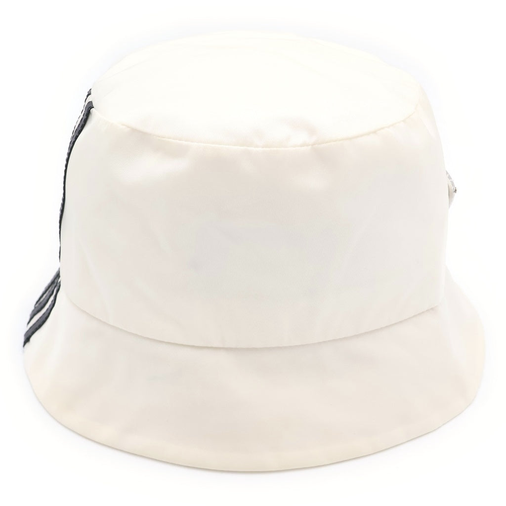 PRADA(プラダ) ×adidas RE-NYLON トライアングルロゴプレート 3ストライプ バケットハット ホワイト 2HC137 1WQ8 レディース