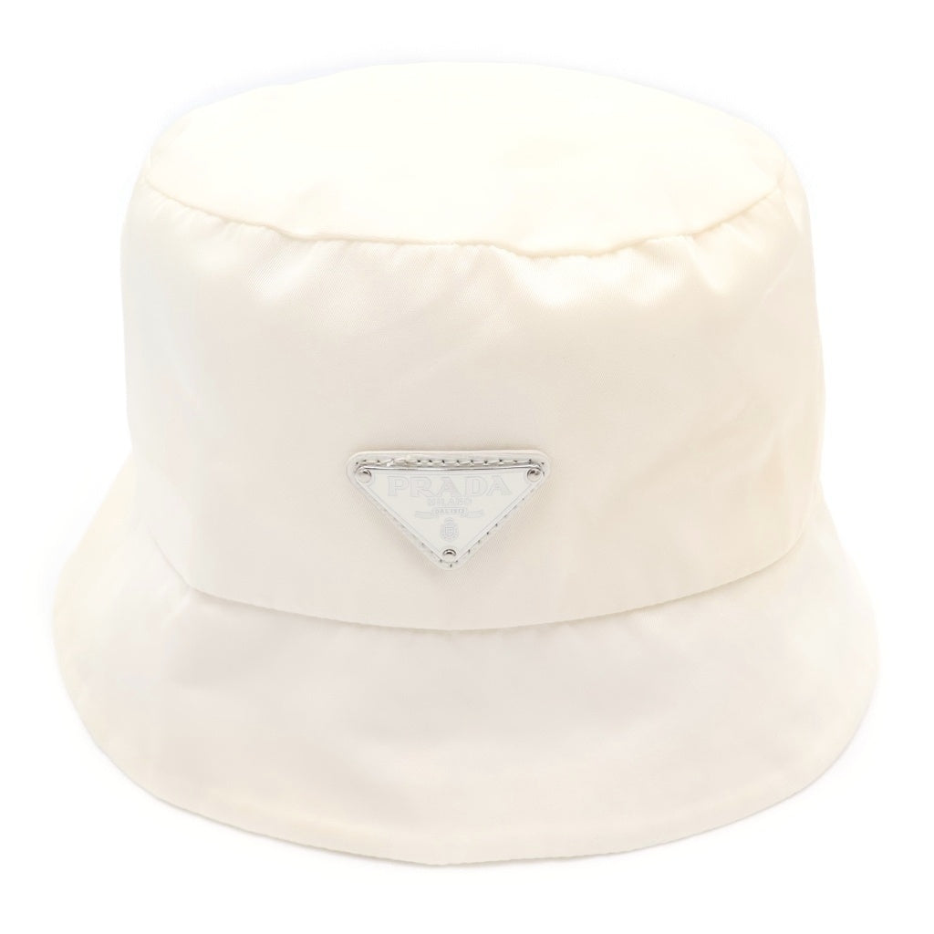 PRADA(プラダ) ×adidas RE-NYLON トライアングルロゴプレート 3ストライプ バケットハット ホワイト 2HC137 1WQ8 レディース