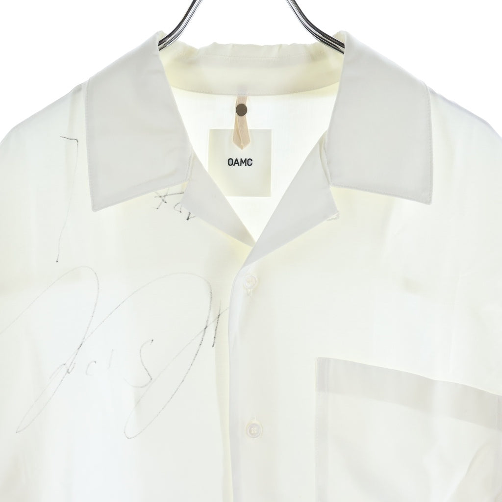 OAMC(オーエーエムシー) 24SS KURT SHIRT フロントペイント加工 半袖シャツ ホワイト 24E28OAU98