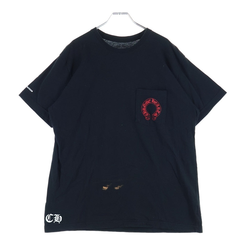 CHROME HEARTS(クロムハーツ) バックセメタリークロス ホースシュープリント 半袖クルーネックTシャツカットソー ブラック/レッド