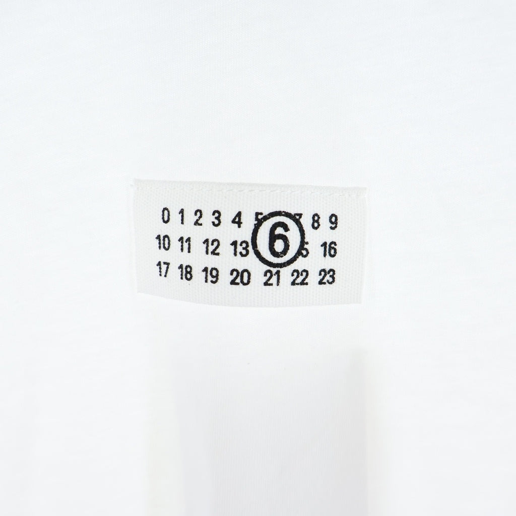 MM6 Maison Margiela(エムエムシックスメゾンマルジェラ) 25AW ナンバリングロゴ クルーネック長袖Tシャツ ロングスリーブカットソー ホワイト SH0GC0034 S24312