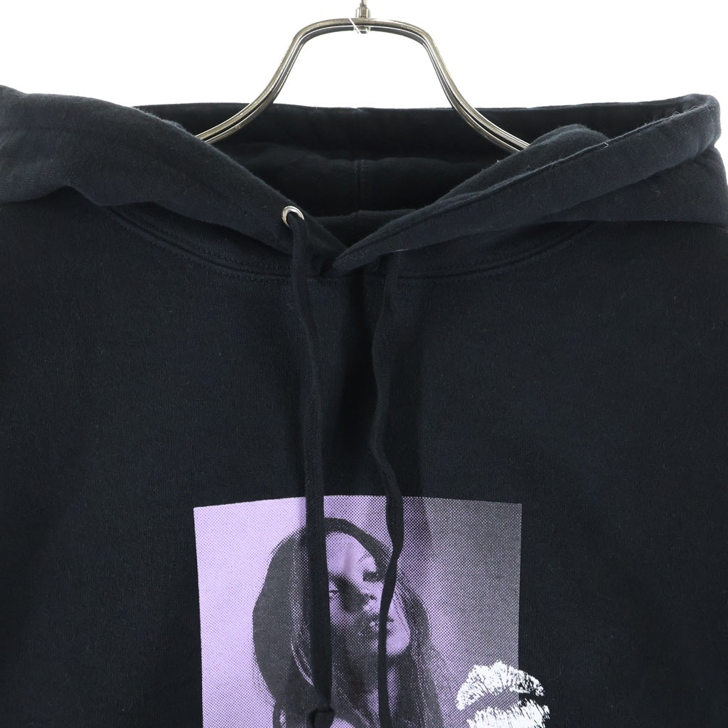 SUPREME(シュプリーム) 24SS Kate Moss Hooded Sweatshirt ケイトモス フロントプリント プルオーバーパーカー ブラック