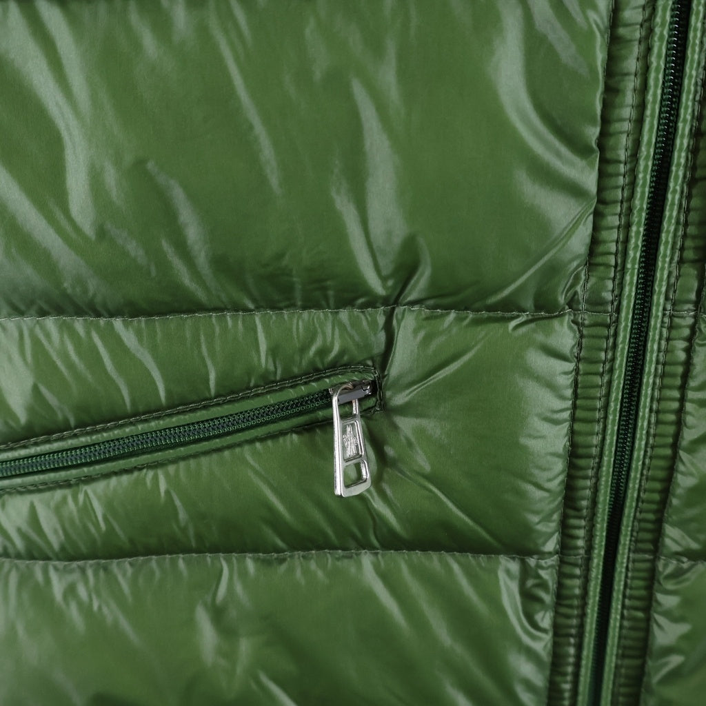 MONCLER(モンクレール) GUI GILET ワッペン付きダウンベスト グリーン 41091433619953030
