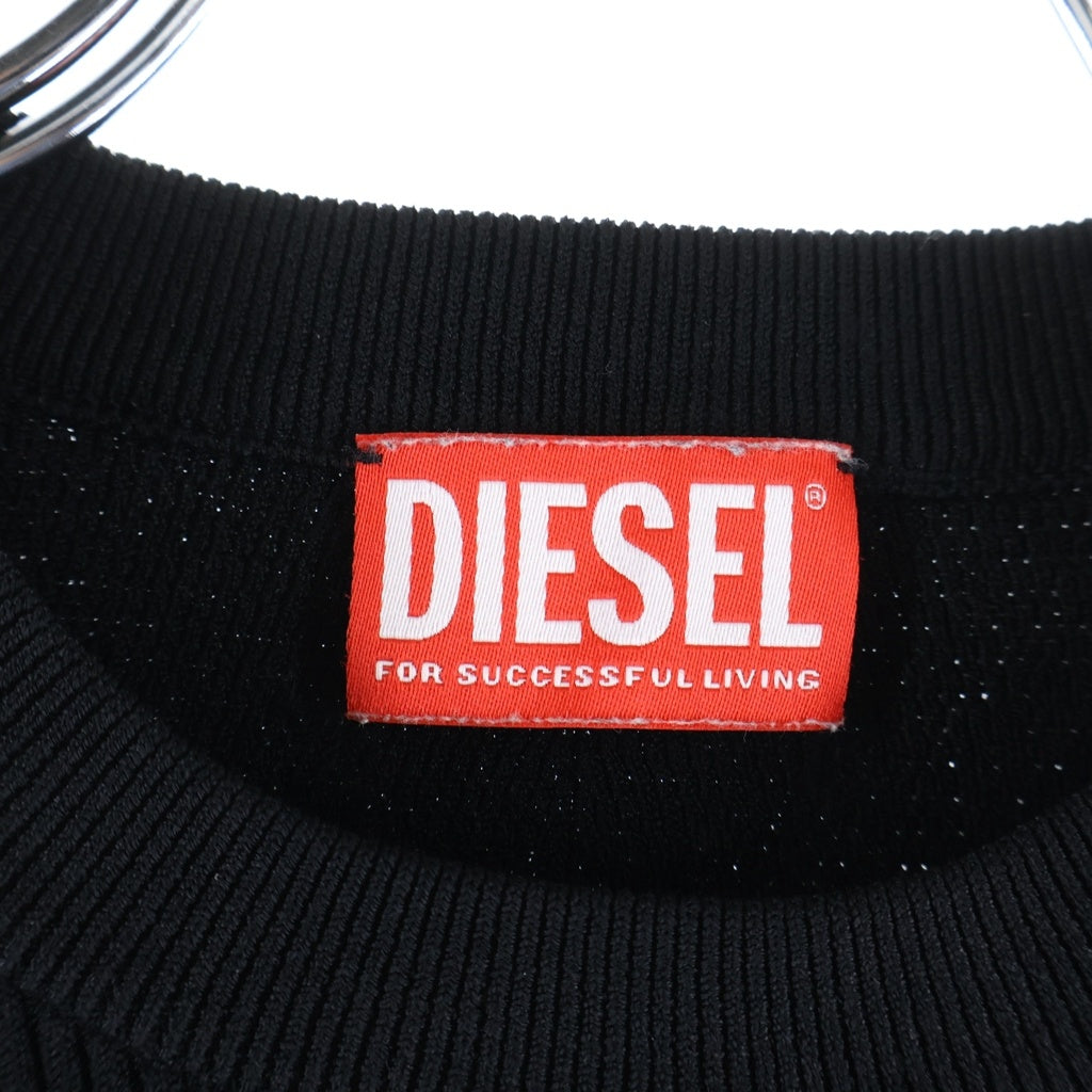 DIESEL(ディーゼル) 24SS M-VALARY フロント メタルオーバルDロゴプレート クルーネック 長袖ニット ブラック レディース 0DLAX