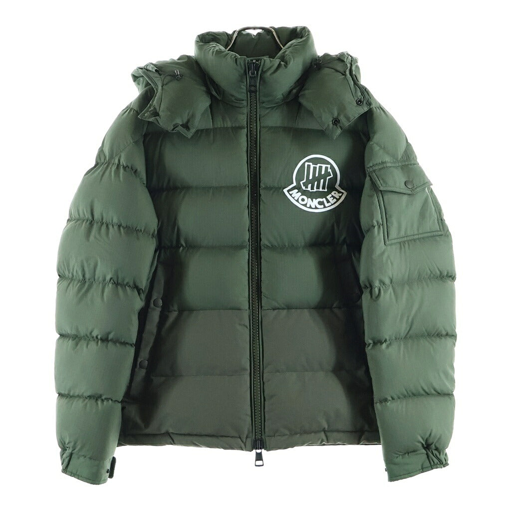 MONCLER(モンクレール) 20AW ×UNDEFEATED アンディフィーテッド ARENSKY アレンスキー ロゴプリント ダウンジャケット カーキ F20921A51710