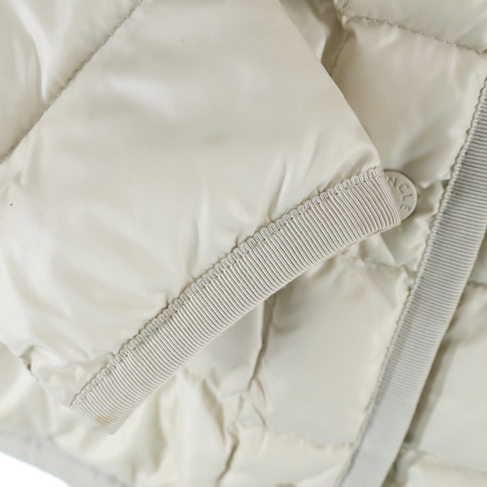 MONCLER(モンクレール) ARMOISE ファー フーデッド ジップアップ ワッペンロゴ ダウンジャケット アイボリー レディース 420934593715 68950