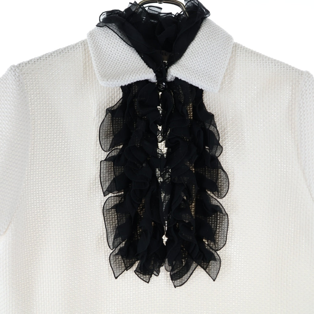 CHANEL(シャネル) ココマークボタン コットンニット フリル 半袖 ミディアムワンピース ホワイト/ブラック レディース P71969V63611