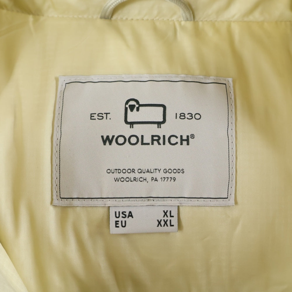 WOOLRICH(ウールリッチ) ロゴワッペン付 フーデッドダウンジャケット 袖刺繍ブルゾン ベージュ WJOU0032