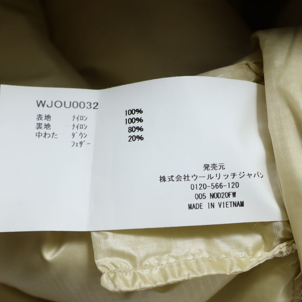 WOOLRICH(ウールリッチ) ロゴワッペン付 フーデッドダウンジャケット 袖刺繍ブルゾン ベージュ WJOU0032