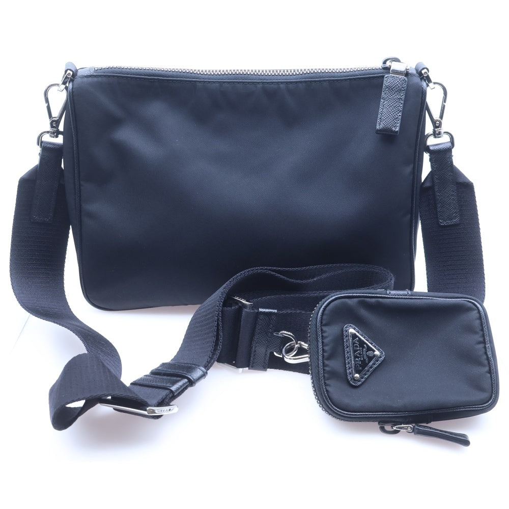 PRADA(プラダ) RE-NYLON リナイロン サフィアーノレザー トライアングルロゴプレート ショルダーバッグ シルバー金具 ブラック 1BC167_RV44_F0002_V_B1M