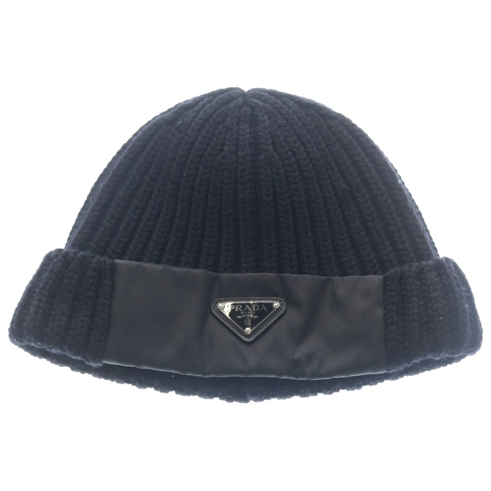 PRADA(プラダ) Re-Nylon トライアングルプレート ニット帽ブラック