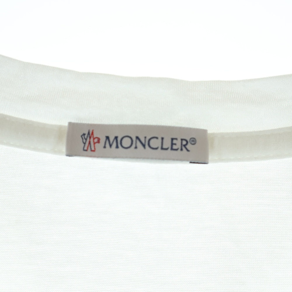 MONCLER(モンクレール) 22SS ワッペンロゴ グラフィックプリント クルーネック 半袖Tシャツ カットソー ライトブルー H10918C00047 8390Y