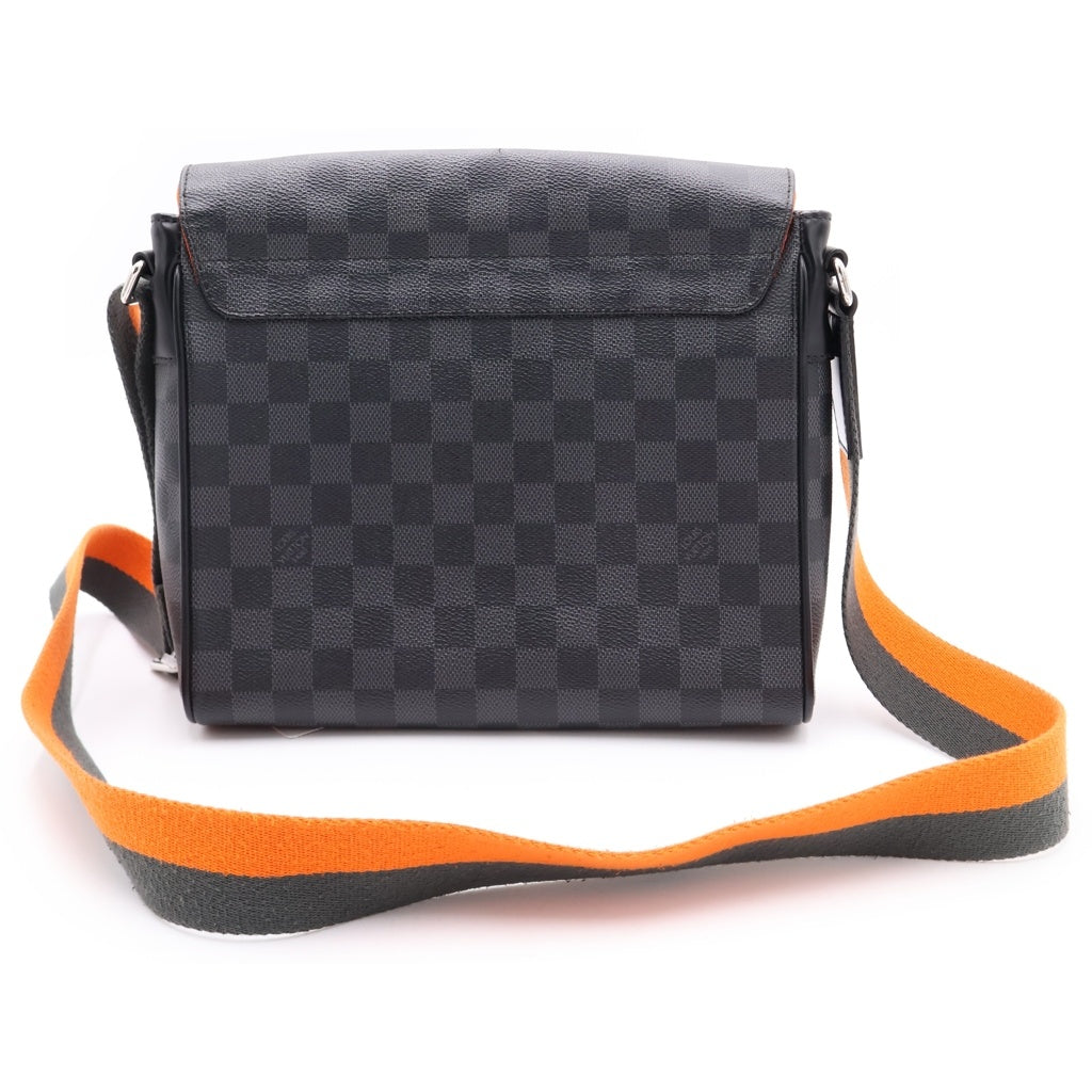 LOUIS VUITTON(ルイヴィトン) ダミエグラフィット ディストリクトPMNM