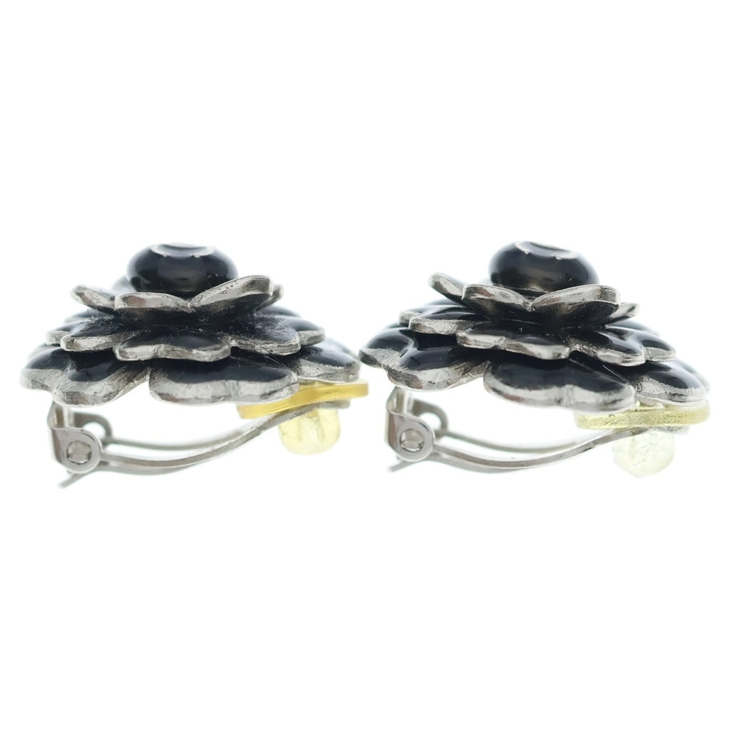 CHANEL(シャネル) カメリア イヤリング シルバー メタル 03C