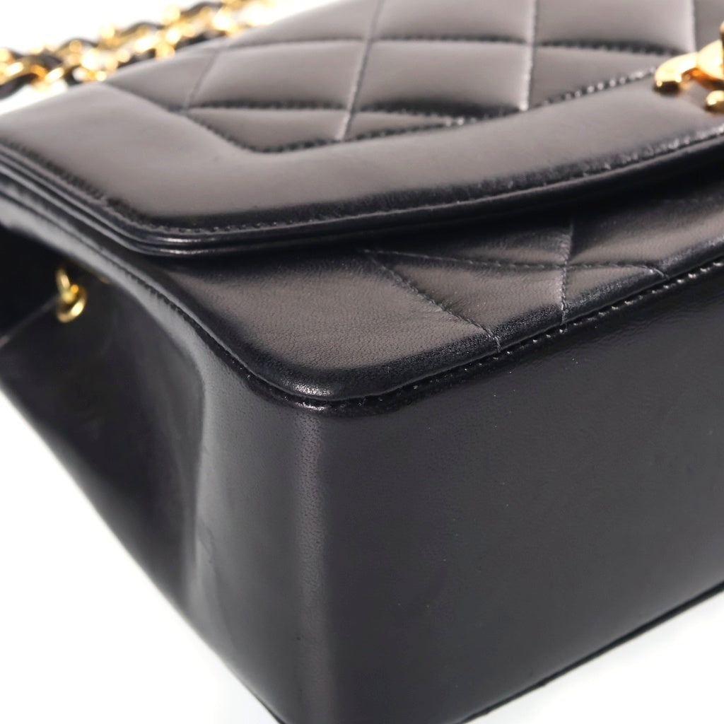 CHANEL(シャネル) マトラッセ ダイアナフラップ SフラップSチェーンショルダーバッグ ブラック ラムスキン ゴールド金具 シールつき 4番台 A01164 レディース