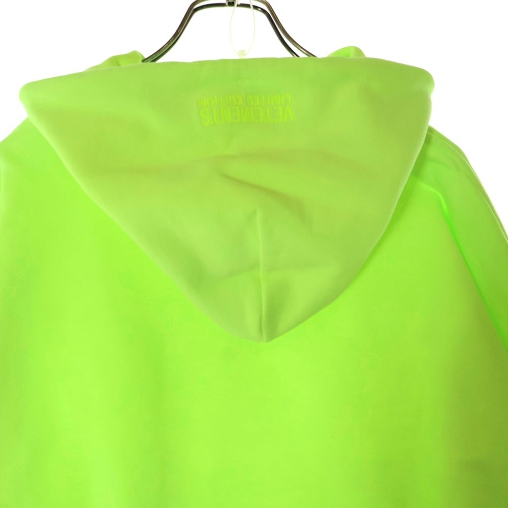 VETEMENTS(ヴェトモン) 22SS LOGO LABEL HOODIE フロントロゴレーベル プルオーバーフーディ パーカー UE52TR380Y イエロー