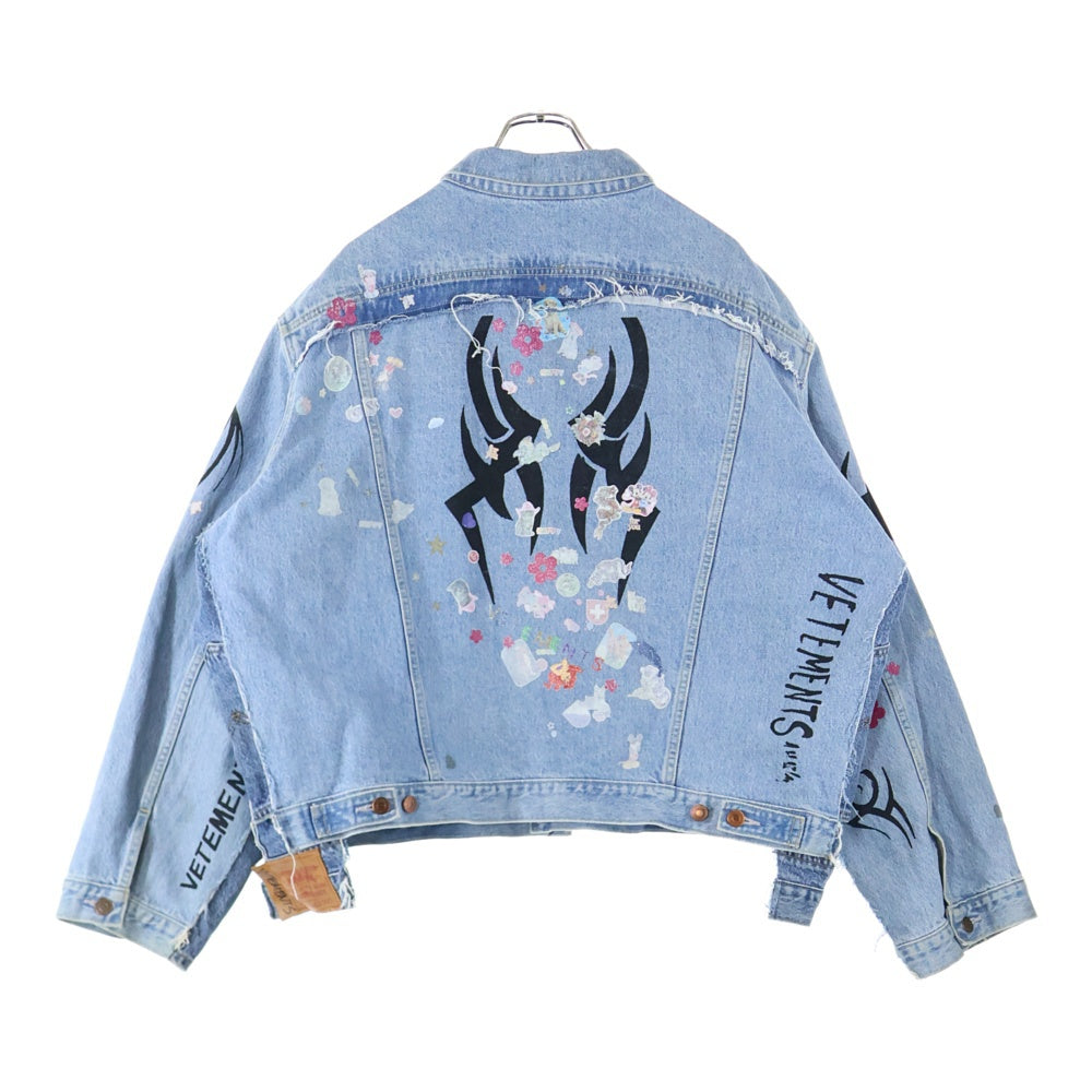 VETEMENTS(ヴェトモン) 18AW TRIBAL STICKER OVERSIZED DENIM JACKET WAH19JA111 再構築オーバーサイズステッカーデニムジャケット