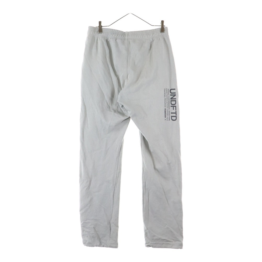 adidas(アディダス) × UNDEFEATED アンディフィーテッド プリントデザイン スウェットパンツ グレー DN8777