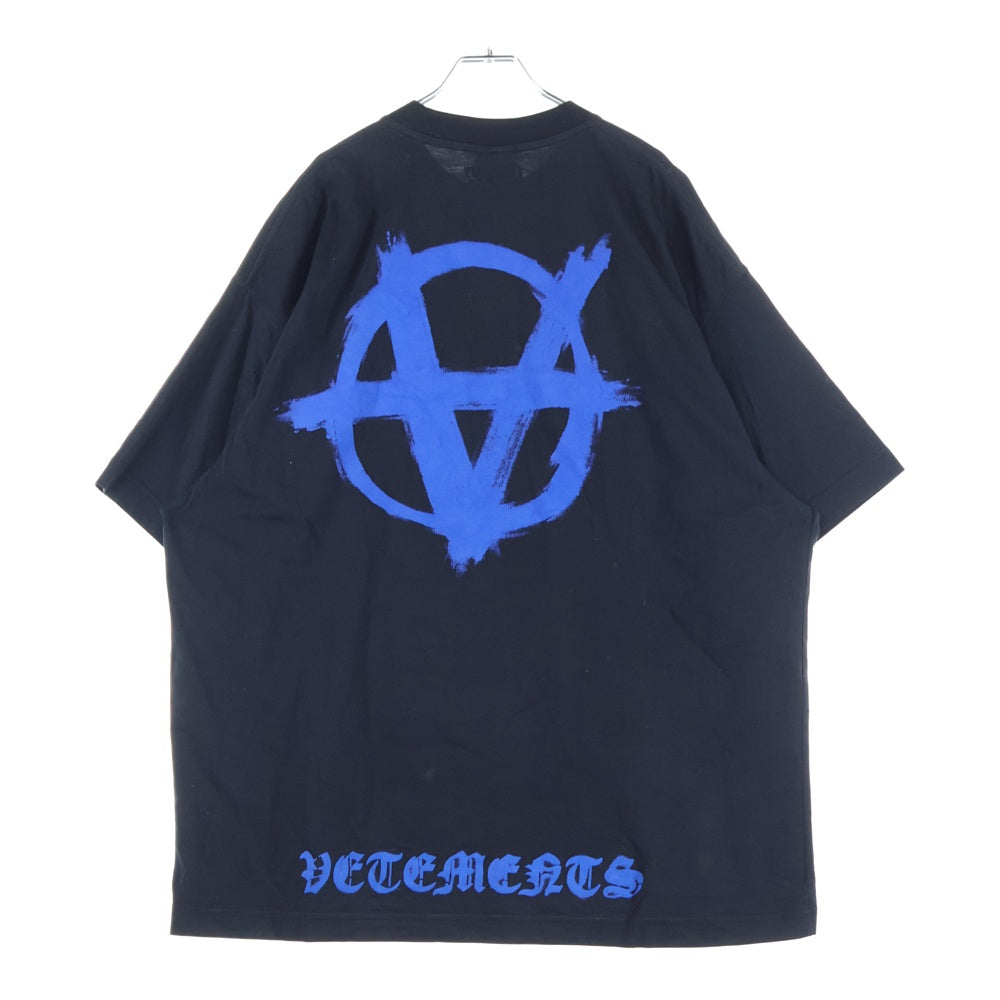 VETEMENTS(ヴェトモン) 24SS ANARCHY アナーキープリント 半袖Tシャツ クルーネックカットソー ブラック UE64TR990BN