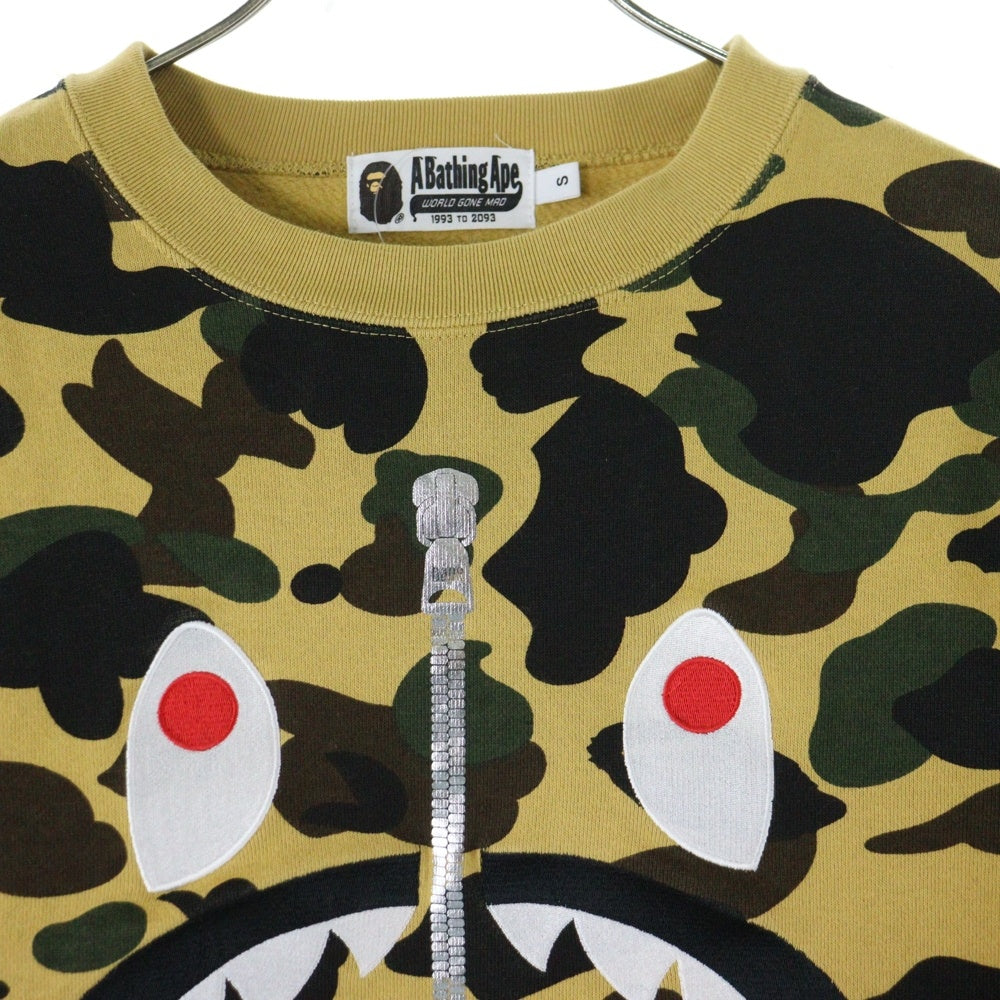 BAPE BY A BATHING APE(ベイプ ア ベイシング エイプ) Camo Shark Crew Sweatshirt シャークプリント カモフラ クルーネックスウェット トレーナー イエロー 001SWK801010M