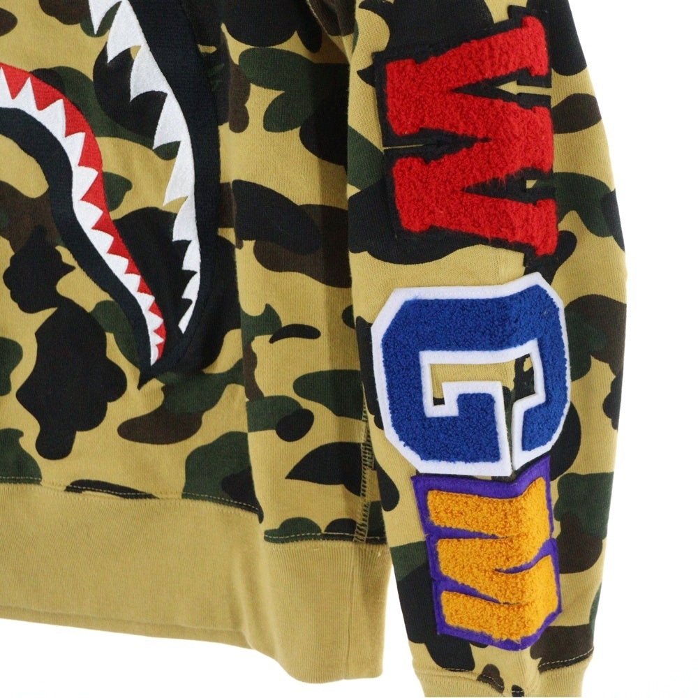 BAPE BY A BATHING APE(ベイプ ア ベイシング エイプ) Camo Shark Crew Sweatshirt シャークプリント カモフラ クルーネックスウェット トレーナー イエロー 001SWK801010M