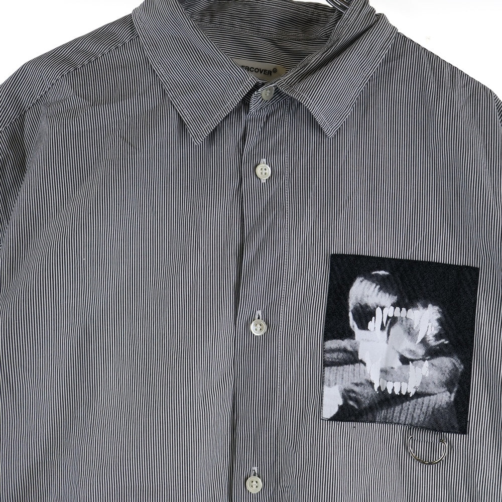 UNDERCOVER(アンダーカバー) ストライプランダムプリントパッチ半袖シャツ ブルー