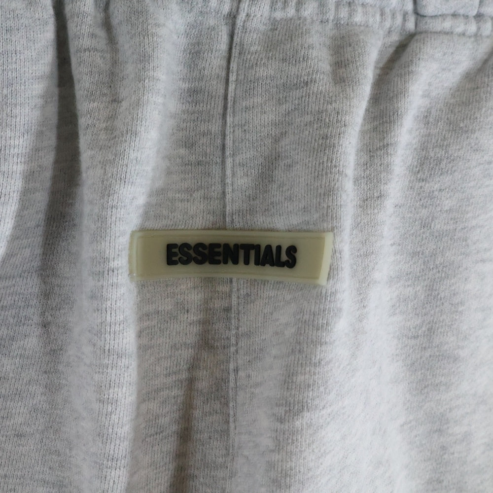 ESSENTIALS FEAR OF GOD(エッセンシャル フィアオブゴッド) 刺繍ロゴスウェットハーフパンツ ショーツ グレー