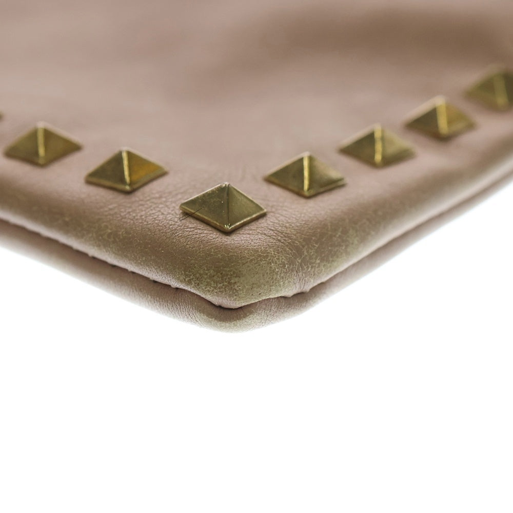 VALENTINO(ヴァレンティノ) ロックスタッズ クラッチバッグ セカンドバッグ ポーチ ベージュ レザー ゴールド金具 レディース