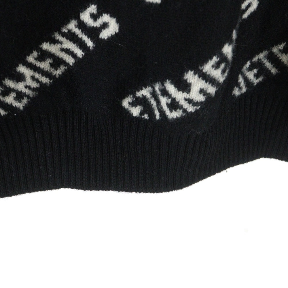 VETEMENTS(ヴェトモン) MONOGRAM KNITTED SWEATER モノグラム スウェット ロゴニット ブラック/ホワイト UA53KN300B