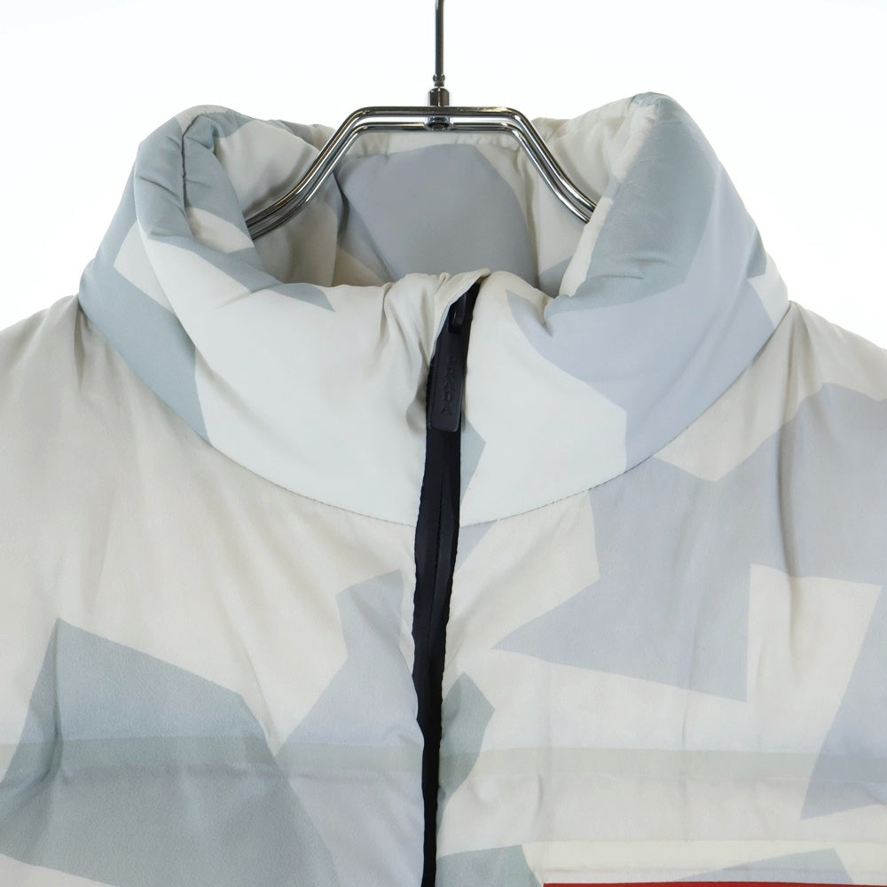 PRADA(プラダ) ラバーロゴ 総柄デザイン ダウンジャケット ホワイト SGB257