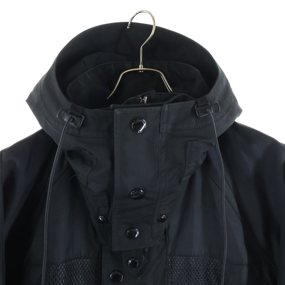 BURBERRY(バーバリー) x POP TRADING COMPANY ポップトレーディングカンパニー バックロゴ テクニカルナイロンジャケット ブラック 8061317
