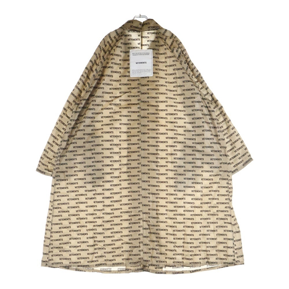 VETEMENTS(ヴェトモン) 18AW MONOGRAM RAINCOAT ロゴ総柄 ナイロン ロングコート レインコート ベージュ UAH19JA301