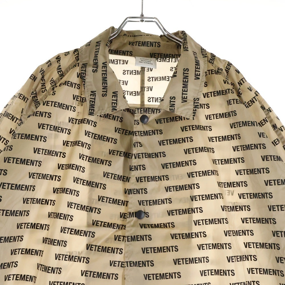 VETEMENTS(ヴェトモン) 18AW MONOGRAM RAINCOAT ロゴ総柄 ナイロン ロングコート レインコート ベージュ UAH19JA301