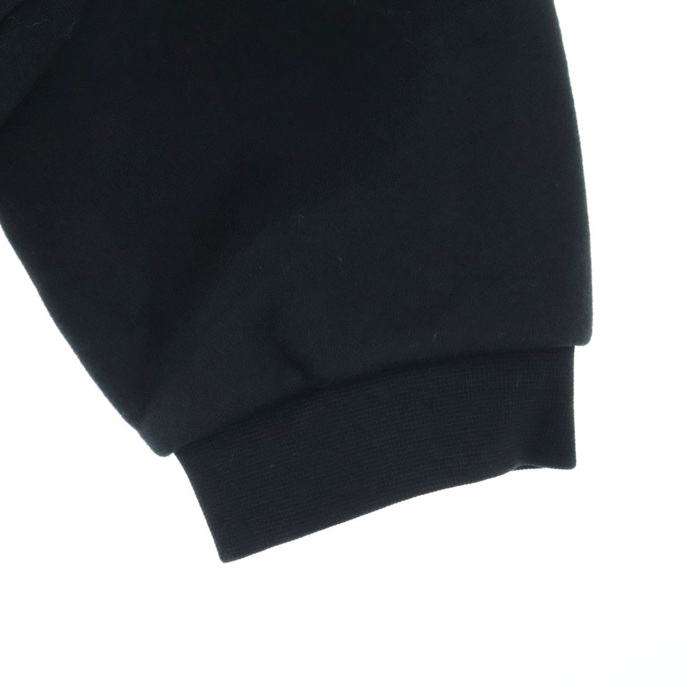 FEAR OF GOD ESSENTIALS(フィアオブゴッド エッセンシャルズ) 24AW STATE LOGO SWEAT HOODIE ロゴ スウェット フーディー パーカー ブラック