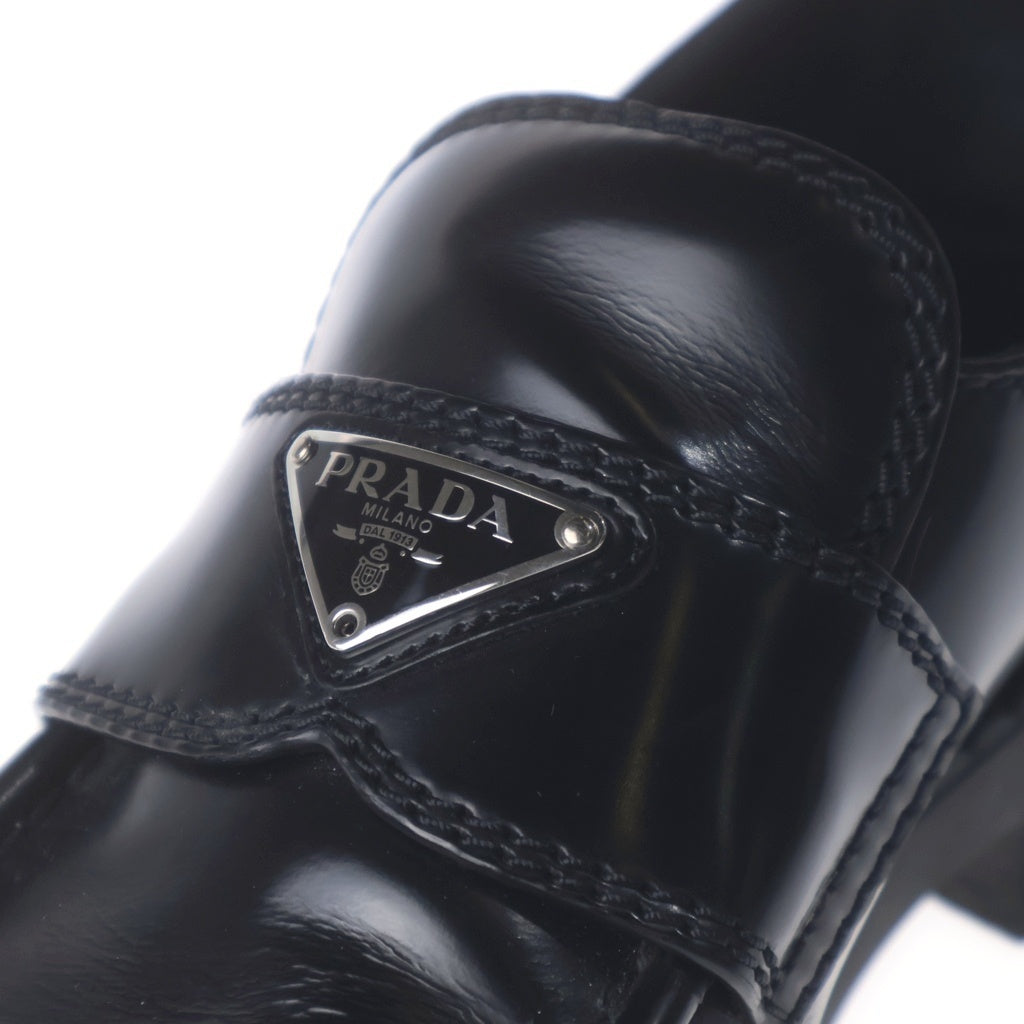 PRADA(プラダ) トライアングルロゴプレート ブラッシュドレザー
